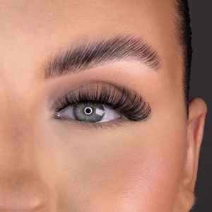 Lösögonfransar  - Jätte fina lösögonfransar 😍 helt nya såklart!  Russian volume strip lashes Man kan använda fransarna mellan 25-30 ggn med god skötelse 🥰