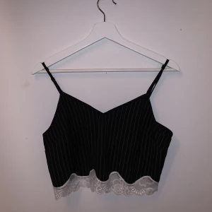 Linne - Kort linne med gullig spätts