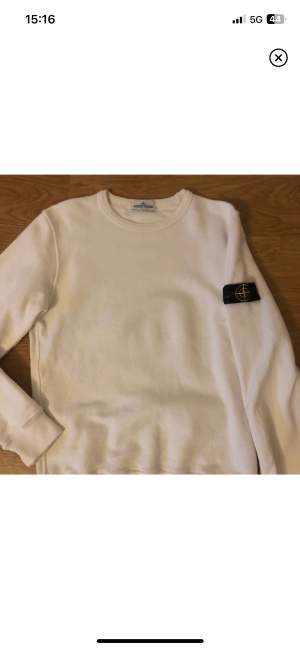 Stone island sweatshirt   Stor i storlek passar upp till 170cm