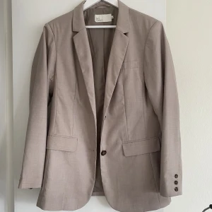 Oversized kavaj - En väldigt fin oversized kavaj som inte kommer till användning🧡