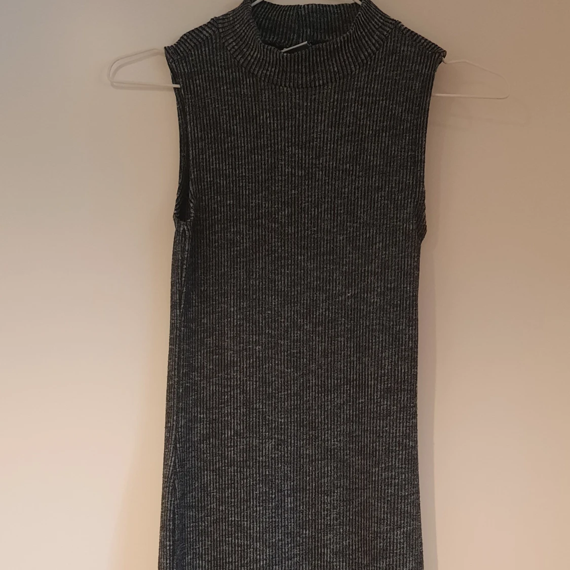 Ribbad långklänning  - 90