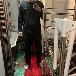 Nike tröja! - Jättebra skick direkt från Nike! Blåt nike märke, storlek L och väldigt komfortabel🙂