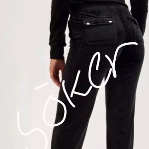 Söker ett par svarta juicy byxor i storlek xs för väldigt billigt pris typ 200-250 kr skriv till mig om ni har och vill sälja till mig - Söker svarta juicy byxor