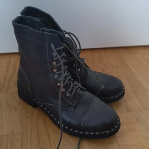 Women's shoes size 40 - Cute shoes in good condition 