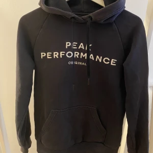 Peak performance hoddie - Väldigt bra skick, nypris 1300kr