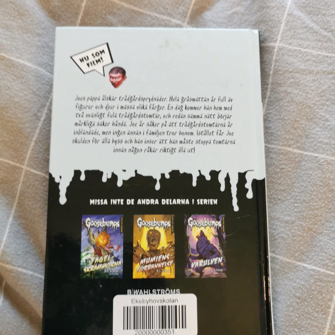 Trädgårdstomtarna anfaller.  - 90