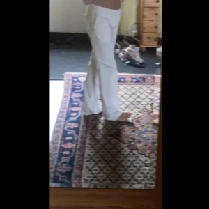 Lågmidjade kostymbyxor ❤️ - Lågmidjade kostymbyxor från hm! Super fina men har ej kommit till användning. Perfekta till sommaren! 