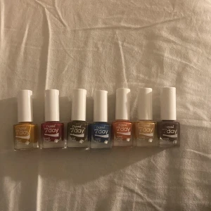 Nagellack - Säljer 7 st helt oanvända nagellack för att de inte kommer till användning💯 