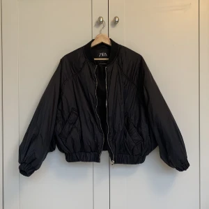 Bomberjacka Zara - Oversized bomberjacka från zara