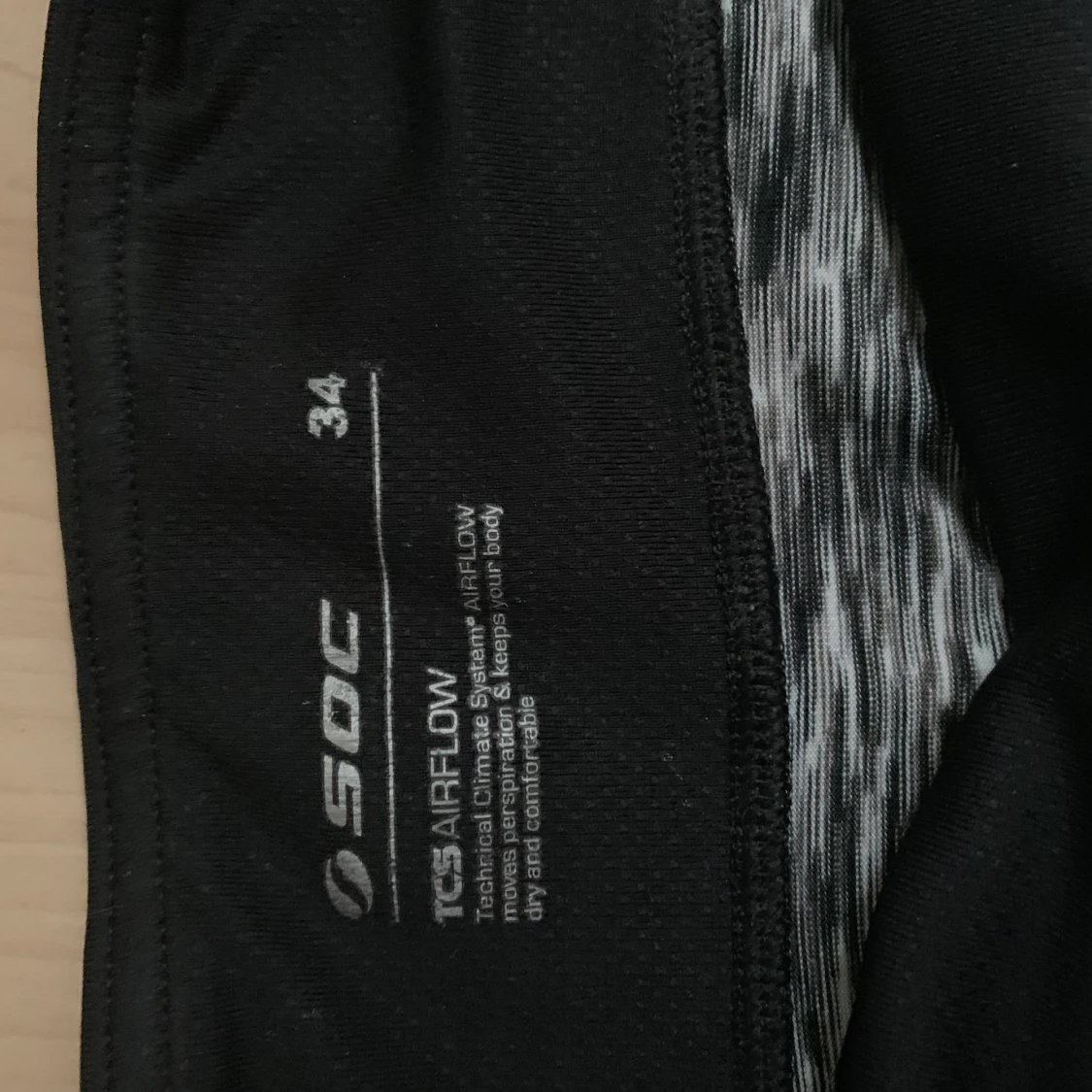 Träningstights i storlek 34 - 91