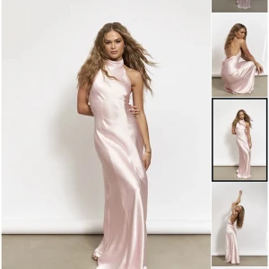 Hanna Schönberg X Nakd klänning - Eftertraktad satinklänning från Hanna Schönbergs kollektion med nakd, helt slutsåld på hemsidan💓tryck inte på köp direkt🫶🏼 Bilderna är lånade