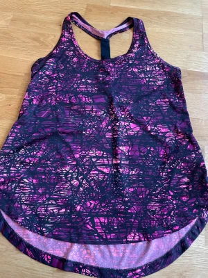 Gym linne - Välanvänd gym linne. 