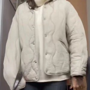 Jacka - Vår jacka från HM sitter fint oversized❤️