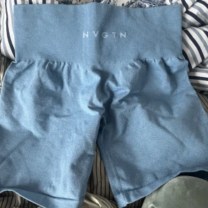 Nvgtn  - Shorts från nvgtn, storlek S passar xs-m. I jättefint skick används endast några gånger.