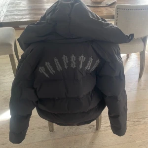 Jacka Trapstar Medium nyskick  - Jacka Trapstar  Storlek Medium Nyskick Ev bytes mot mindre storlek 