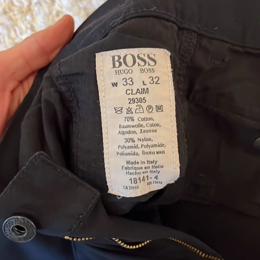 Vintage Hugo Boss cargo pants barely used Dm for more info. Jeans & Byxor.