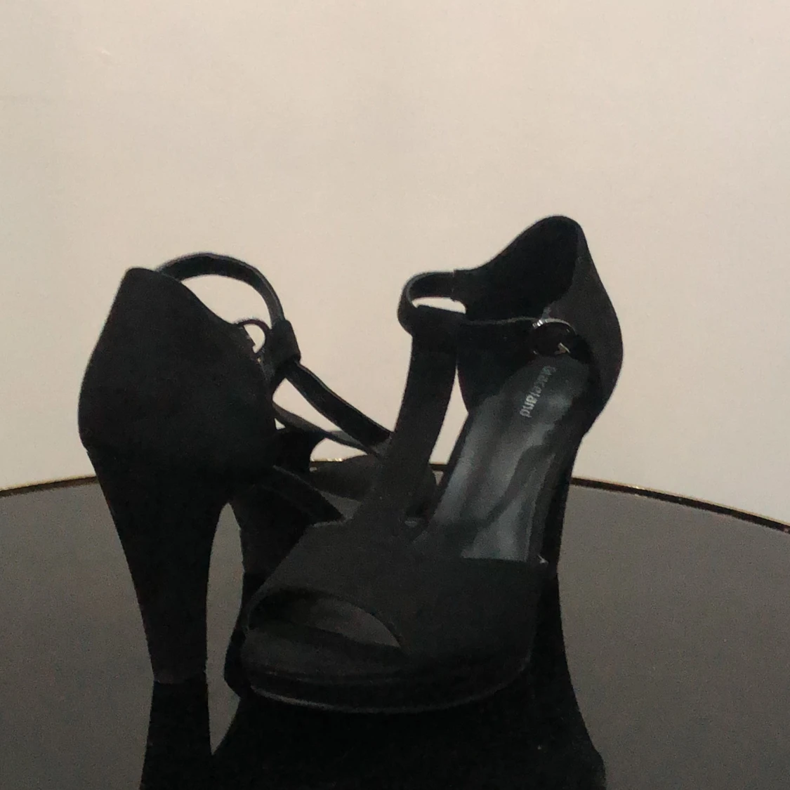 Helt oanvända klackar 