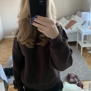 Brun sweatshirt  - Fin sweatshirt från Gina🤎Knappt använd! Köpare står för frakten!
