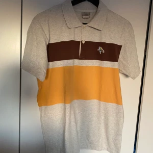 Wesc undulat piké L - Wesc piké köpt för massa år sedan men som legat oanvänd.     Storlek L.                                                                                         En missfärgning vid armslutet men det syns knappt.                    300kr