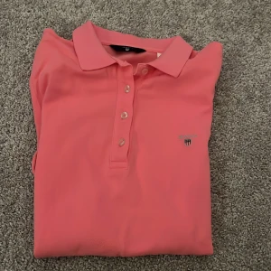 Gant piké  - Gant piké i riktigt fint skick. Tveka inte på att ställa frågor 