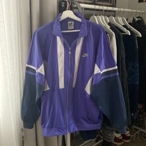 Nike zipup - Jättesnygg vintage Nike tröja 