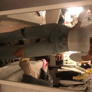 Jeans  - Jeans från Gina tricot. Storlek 36 i lång benlängd. Använda några få gånger. 100kr + frakt 