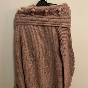 Stickad tröja - Använt 9-10 gånger 