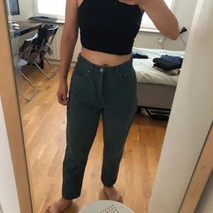 Pull and bear mom jean - Mom jean, size 38. Perfect for autumn. Not too thick and it fits perfectly 