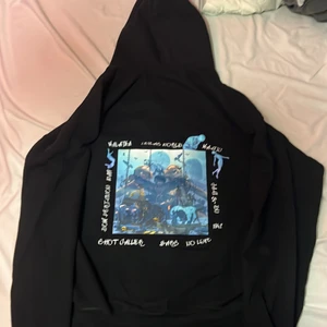 Antwan leylas world merch  - Antwan hoodie har använt den 1 gång i strl XL Pris kan diskuteras 