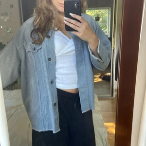 Jacka  - Jacka från Zara i strl S men passar mig som vanligtvis bär M. 
