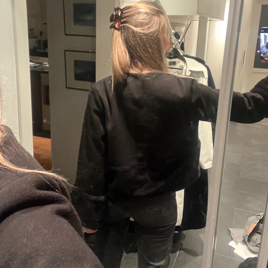 Jacka med faux päls detaljer - 91