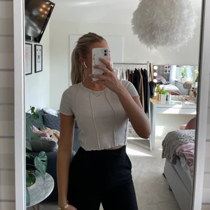 Användbar tröja - Fin och användbar T-shirt från märket pigalle, använd endast 3 gånger❣️