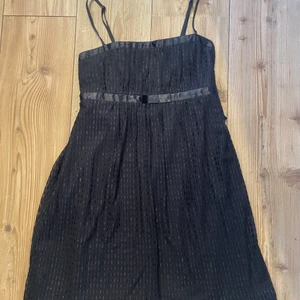 Svart klänning  - Snygg svart klänning 