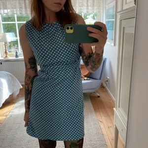 Känning Pop boutique - söt klänning i bra skick, passar s-m