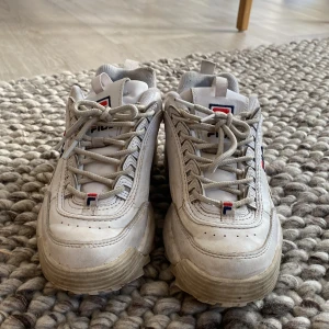 Fila skor  - Säljer mina fila skor för att jag inte använder dom mer 