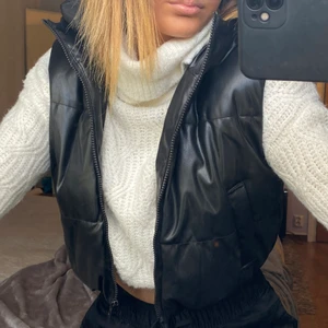 Skinnväst  - Skinnväst från H&m 