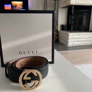 Gucci bälte  - Äkta Gucci bälte i bra skick, passar S/XS storlek.kvittot, dustbagen och kartong medföljer vid köpet .