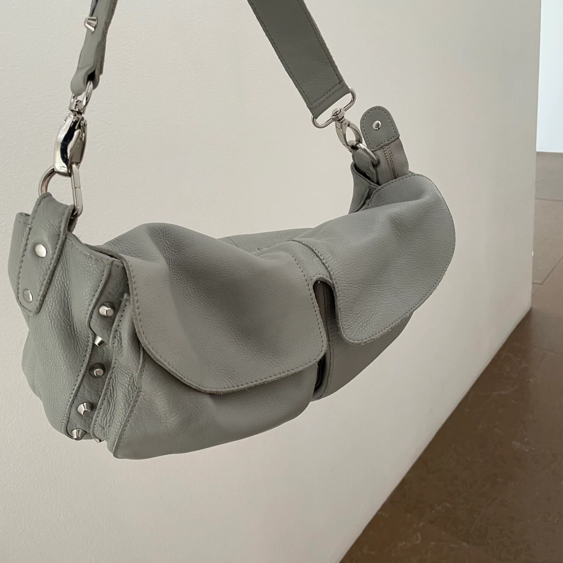 grå Unlimit väska  - 90