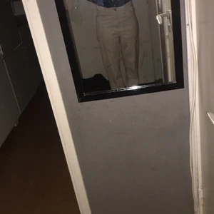 beige jeans  - Jätte fina beige oversized jeans. Sitter tajt i midjan och löst i been 