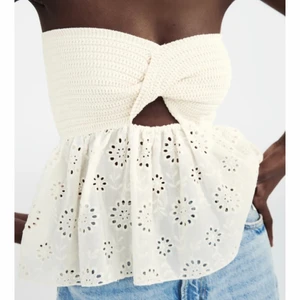 Zara topp - Jättefin eftertraktad topp från zara. Endast använd en gång. Slutsåld just nu! Köparen står för frakten. Andra bilden är min❤️