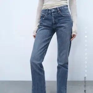 helt oanvända zara jeans i stolek 36, har ett par till oanvända i stolek 34 skriv för mer bilder på dom. säljer pågrund av att dom är för små på mig. köparen står för frakten❤️