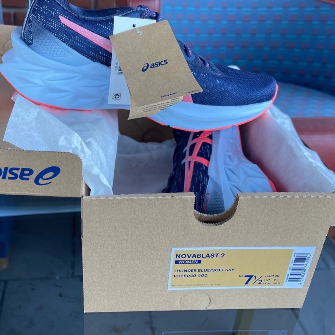 Asics Novablast 2, storlek 39 - 91