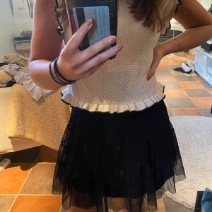 Kjol - Rensar gaderoben!! Grymt snygg från Zara