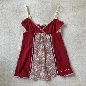 Linne med spets - Sött linne med spetsdetaljer från Bondelid! Passar till lågmidjat 💘