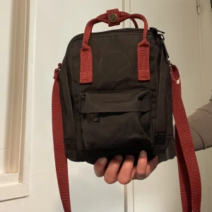 Kånken väska, fjällräven väska  - Jätte fin fjällräven väska✨ tyvärr dock utan märket på framsidan, där av priset ✨