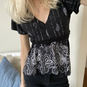 Topp - Såå fin blus/ topp, aldrig använd