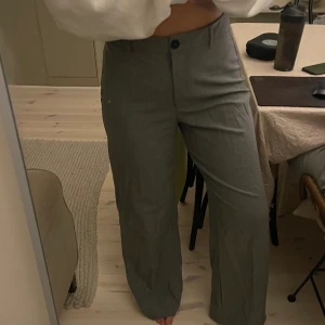 Grå kostymbyxor - Grå kostymbyxor från Bershka - Helt nya!