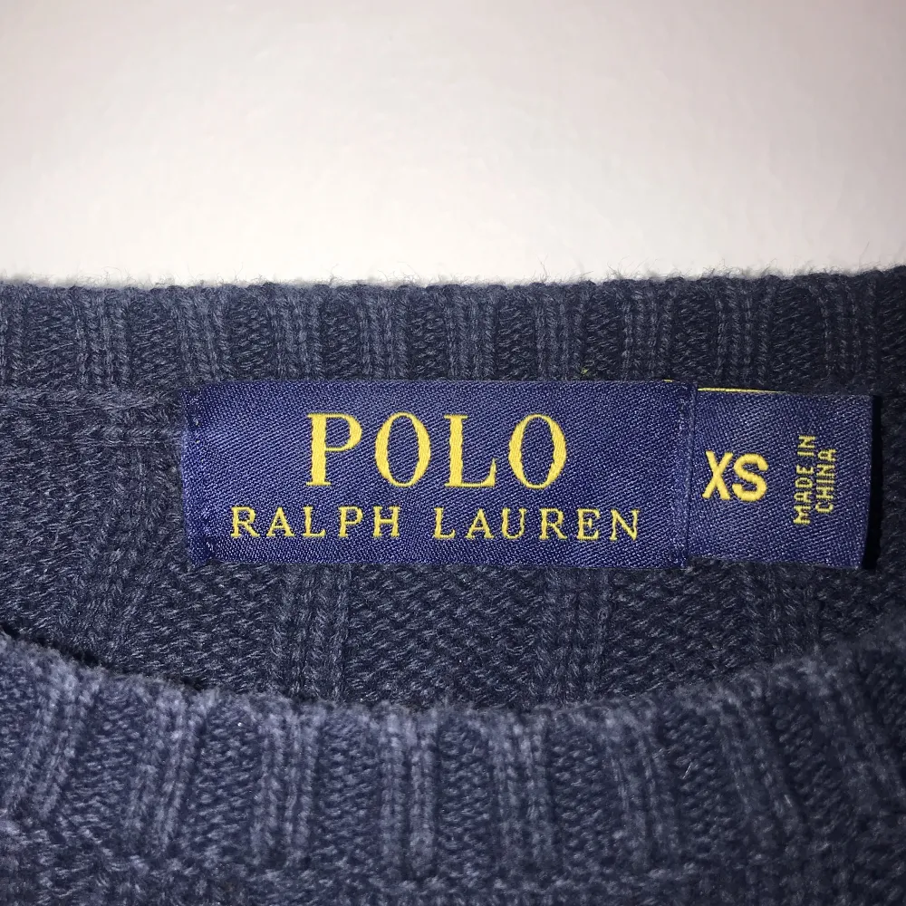 En äkta polo ralph lauren tröja. Strl Xs Inköpt i butik i Halmstad  Använd få gånger  Inga defekter . Tröjor & Koftor.
