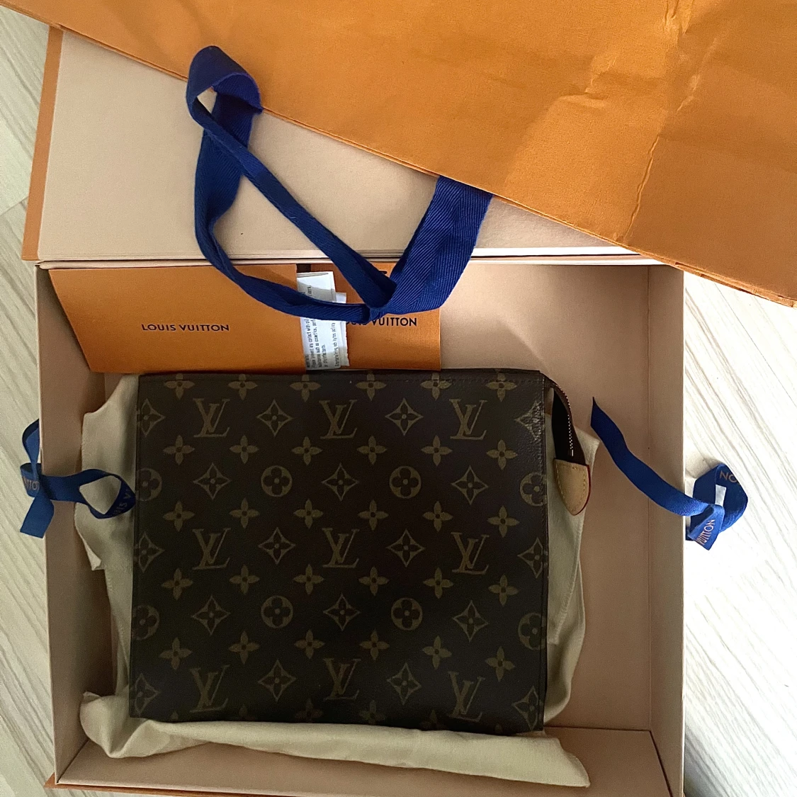 Louis Vuitton Toiletry pouch 26 - 90