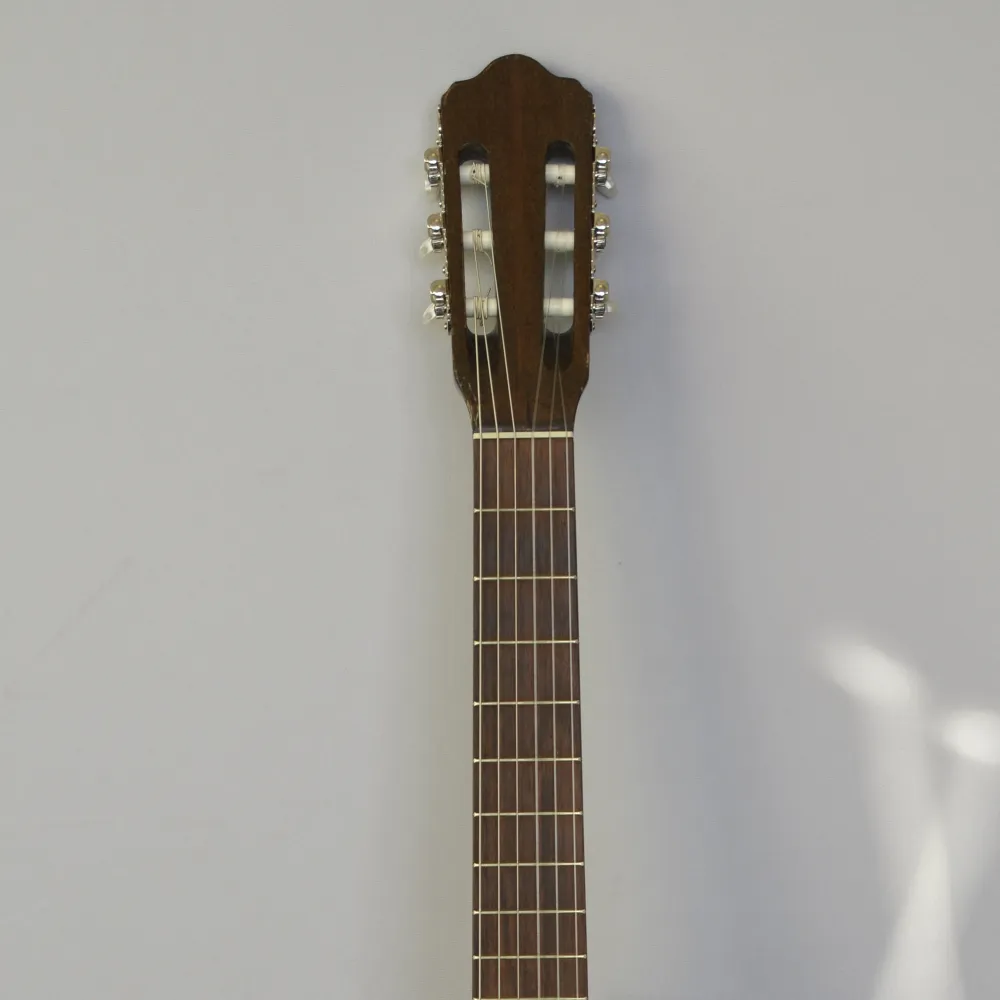 Mitt UF ”GuitArt” säljer denna gitarr jag målat tsm med en kompis! Skriv för frågor, har videos när den används❤️🎵. Övrigt.